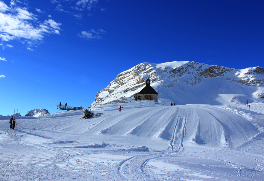 Die berühmte Zugspitze bietet auch schneebedeckt einen tollen Anblick.