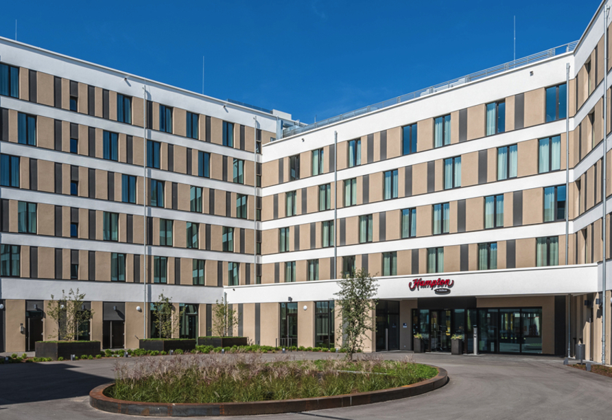 Willkommen im Hampton by Hilton in Freiburg!