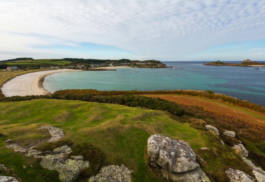 Die Insel Tresco gehört zu den Scilly-Inseln und bietet charmante Naturlandschaften.
