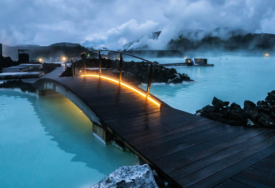 Baden Sie in der Blauen Lagune, einem traumhaften Thermalbad auf der Halbinsel Reykjanes.
