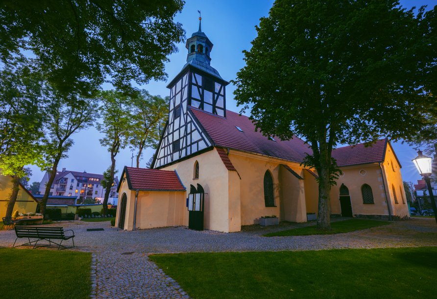 Die Kirche Mariä Himmelfahrt der Heiligen Jungfrau Maria in Łeba