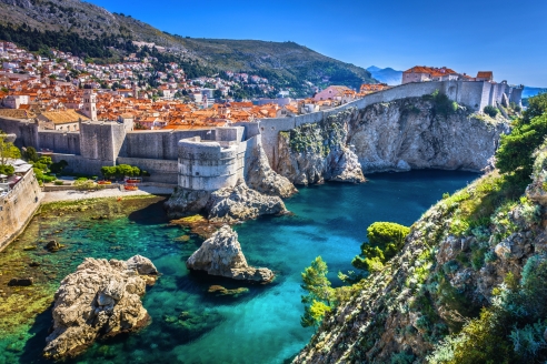 Freuen Sie sich auf ein umfangreiches Ausflugspaket, das Sie unter anderem nach Dubrovnik führt.