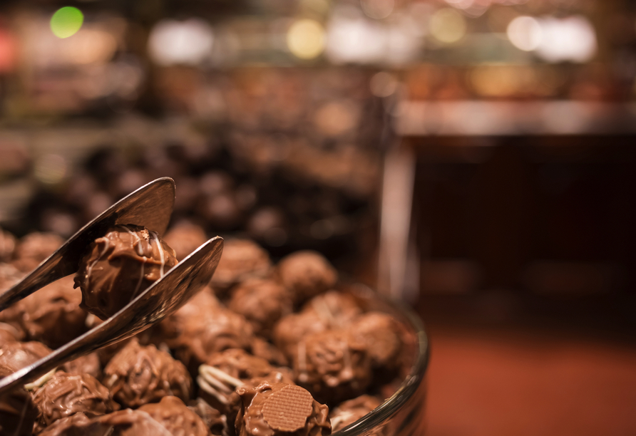 In zahlreichen Geschäften finden Sie die köstliche belgische Schokolade und feinste Pralinen.