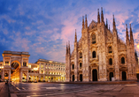 Das wohl beeindruckendste Bauwerk in Mailand ist der gotische Dom mit seinen zahlreichen Türmchen.