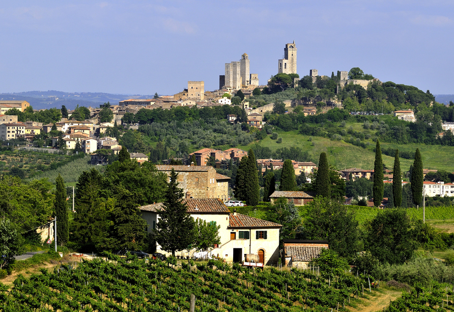 Die charakteristischen mittelalterlichen Türme von San Gimignano sind schon von Weitem zu sehen.