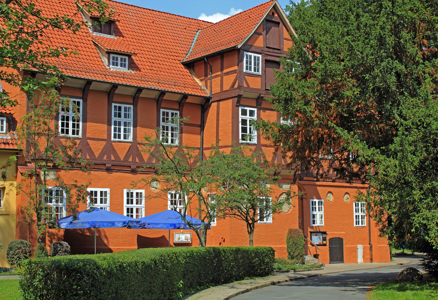 Das Kloster Medingen beeindruckt mit seiner historischen Anlage und bietet einen schönen Einblick in die Geschichte der Region.