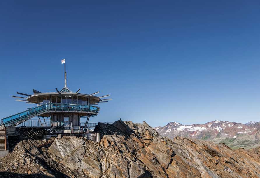 Die Gipfelbar Top Mountain Star in Hochgurgl sollten Sie sich auf keinen Fall entgehen lassen!