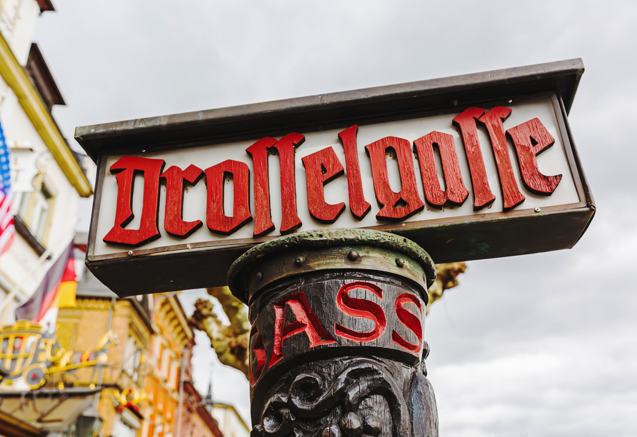 Die berühmte Drosselgasse ist fußläufig von Ihrem Hotel entfernt.