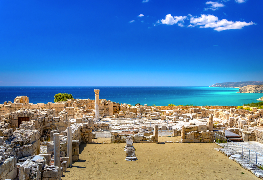 Auch auf Zypern können Sie die Spuren vergangener Zeiten entdecken, wie hier in Kourion bei Limassol.