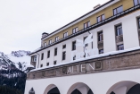 Außenansicht des Hotels Faern Arosa Altein