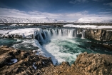 ... ebenso wie der berühmte Goðafoss-Wasserfall.