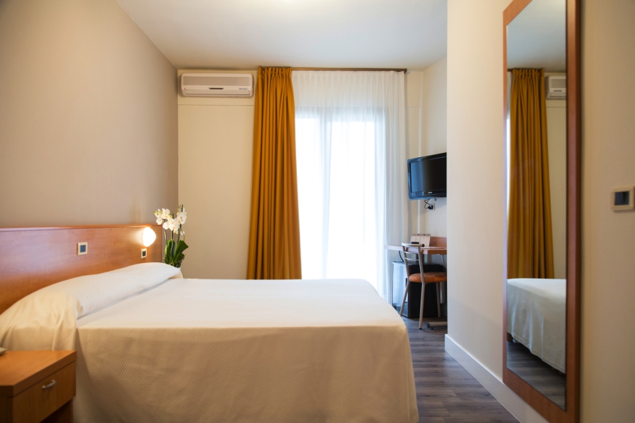 Beispiel eines Doppelzimmers im Hotel Royal Village in Limone sul Garda.