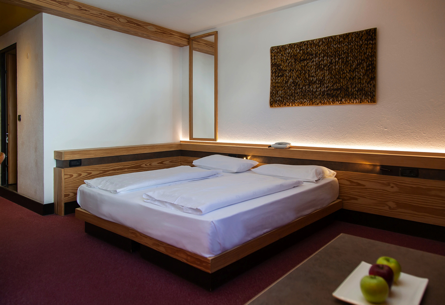 Hotelanlage Blu Hotel Senales, Zirm & Cristal, Beispiel Doppelzimmer Standard
