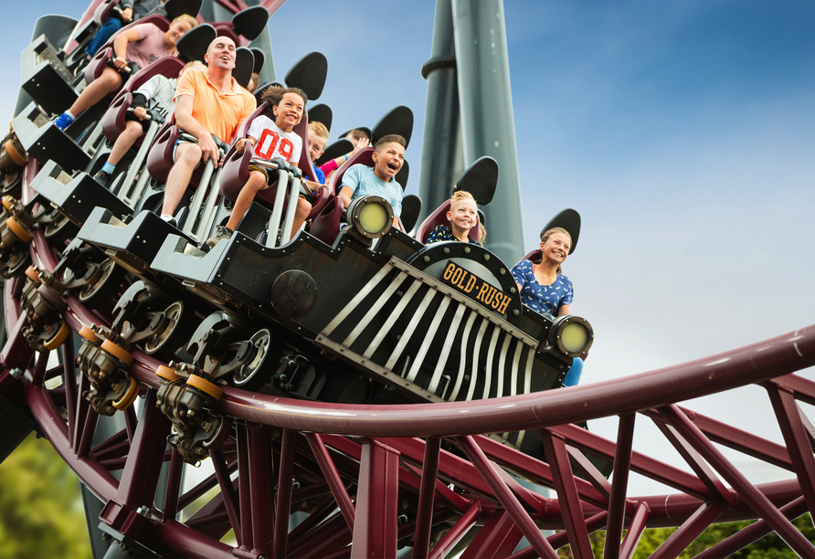Wagen Sie eine abenteuerliche Fahrt mit der Achterbahn Gold Rush!