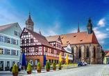 Zentral am wunderschönen Marktplatz in Feuchtwangen liegt ihr Hotel.