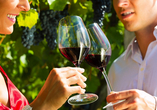Probieren Sie köstliche lokale Weine bei der für Sie inkludierten Weinprobe.
