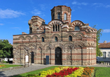 Zu den Sehenswürdigkeiten von Nessebar zählt zum Beispiel die imposante Basilika.