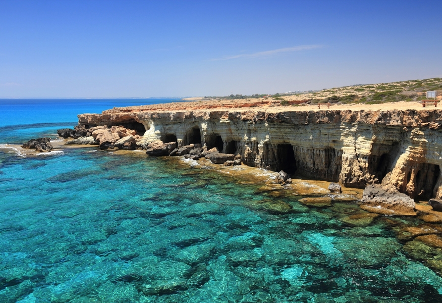 Empfehlenswert ist ein Ausflug zum Kap Greco, dem östlichsten Punkt Zyperns.