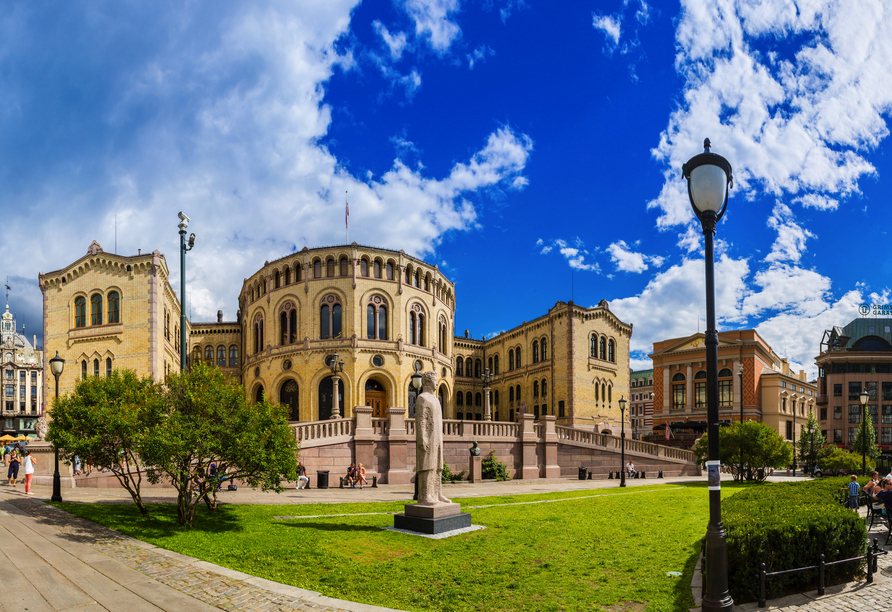 Das Parlamentsgebäude von Oslo ist ein wahrer Hingucker!