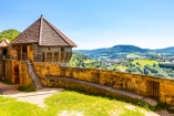 Die Burgruine Hohenrechberg ist ein perfektes Ausflugsziel, um die Natur rund um Schwäbisch Gmünd zu erkunden.