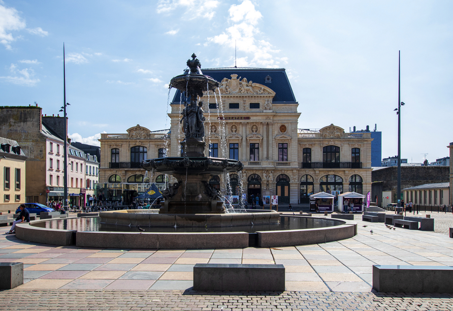 Cherbourg-Octeville begeistert mit französischem Flair, eleganter Architektur und lebendigen Plätzen, die zum entspannten Verweilen einladen.