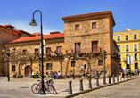 Spazieren Sie durch die Gassen von Gijón.