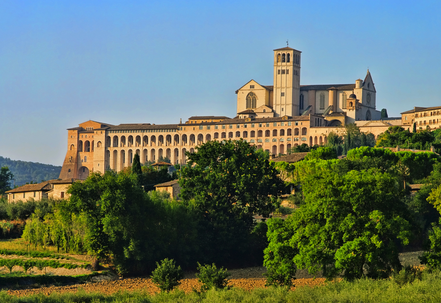 Besuchen Sie in Assisi die Kirche San Francesco!