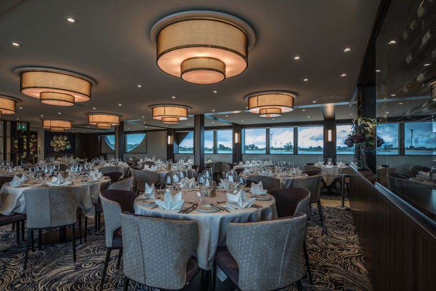 Das Restaurant an Bord wird Sie kulinarisch verwöhnen.