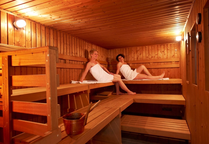 ... und entspannen Sie anschließend in der Sauna.