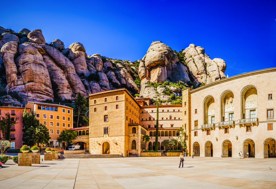 Freuen Sie sich auf die inkludierte Besichtigung des Klosters Montserrat.