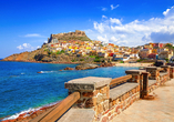 Die bunte Festungsstadt Castelsardo gehört zu den schönsten Städten Sardiniens.
