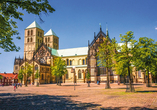 Der gotisch-romantische St.-Paulus-Dom gilt als Wahrzeichen von Münster.