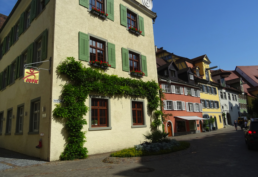 Die Außenansicht des JUFA Hotels Meersburg am Bodensee