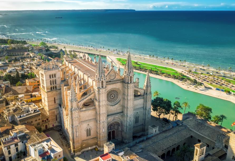 Besichtigen Sie die beeindruckende Kathedrale von Palma de Mallorca.