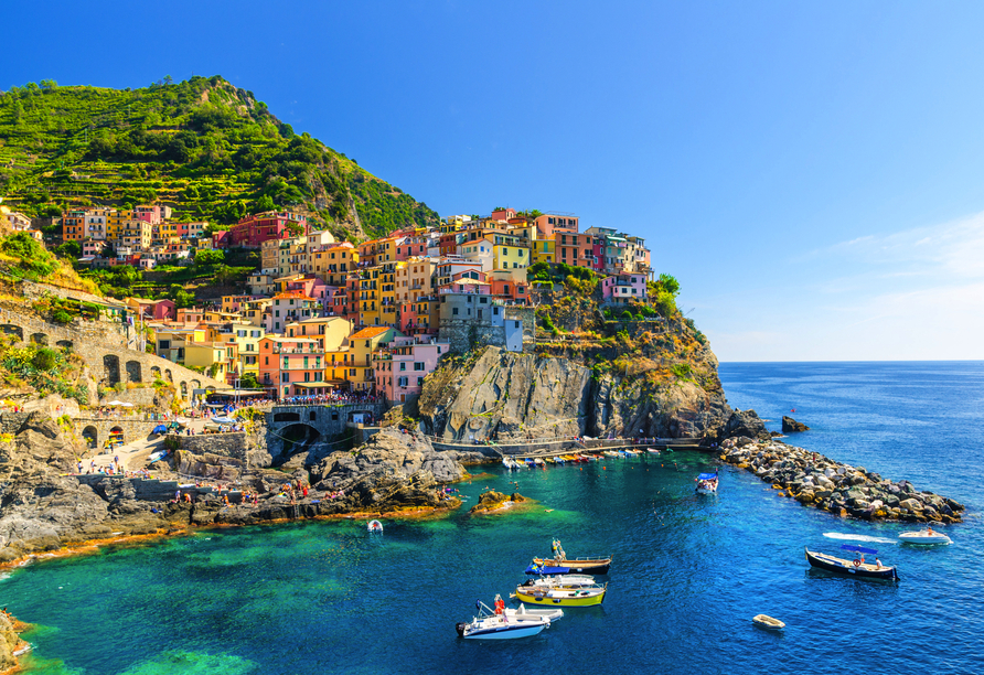 ...oder einen Ausflug zu den bunten Häusern von Cinque Terre unternehmen.