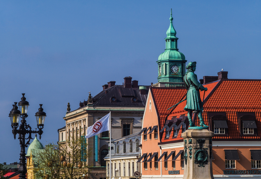 Besuchen Sie den zentralen Platz Stortorget von Karlskrona.