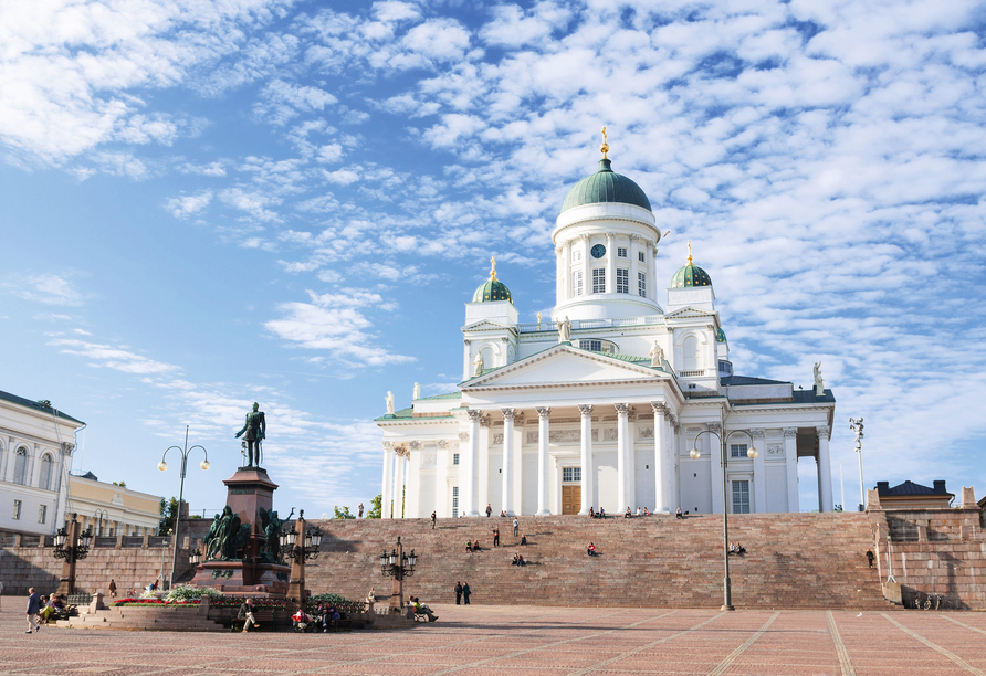 In Helsinki entdecken Sie beeindruckende Architektur wie den Dom von Helsinki ...