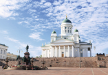 In Helsinki entdecken Sie beeindruckende Architektur wie den Dom von Helsinki ...