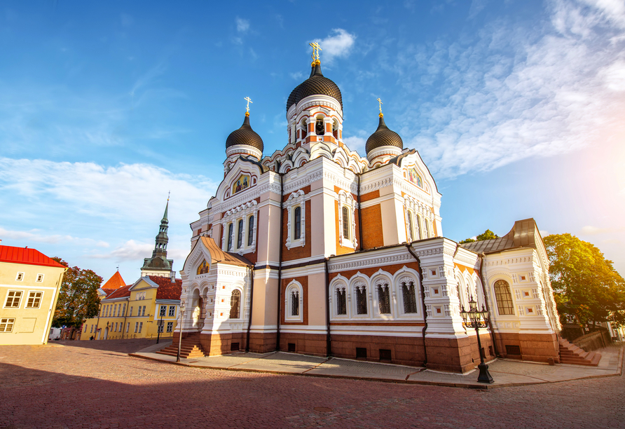 Bestaunen Sie die imposante Alexander-Newski-Kathedrale in Tallinn.