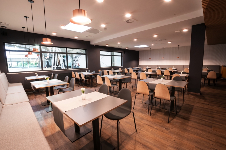 Das Restaurant versorgt Sie mit allem, was Ihr Herz begehrt.