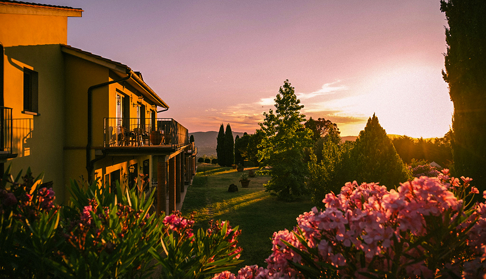 Genießen Sie die Sonnenuntergänge in der Toskana.