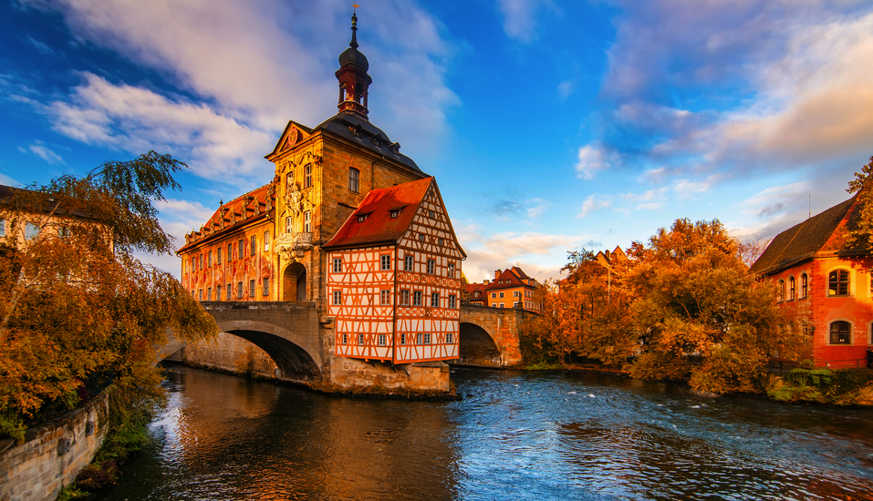 Herbstlandschaft mit dem Alten Rathaus von Bamberg