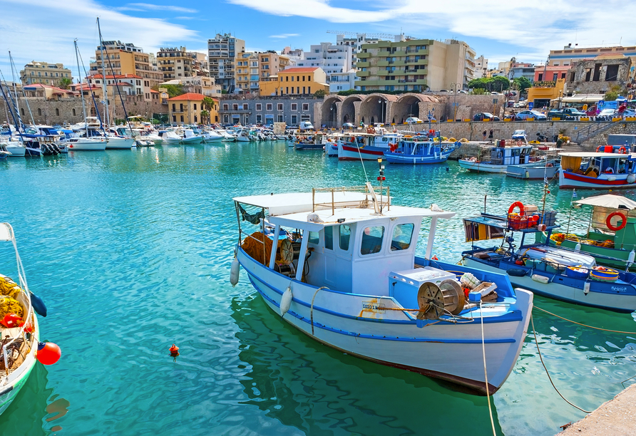 In Heraklion angekommen, können Sie die Hauptstadt der Insel Kreta nach eigenem Gusto erkunden.
