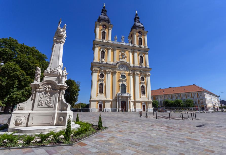 Die Kathedrale ist nur ein Highlight in Kalocsa, einer der ältesten Städte Ungarns.