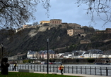 Der Rhein und die Festung Ehrenbreitstein in Koblenz im Winter