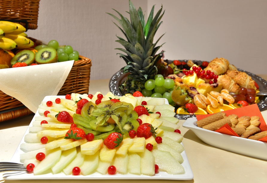 Frisches Obst am Morgen schenkt Ihnen Vitalkraft.
