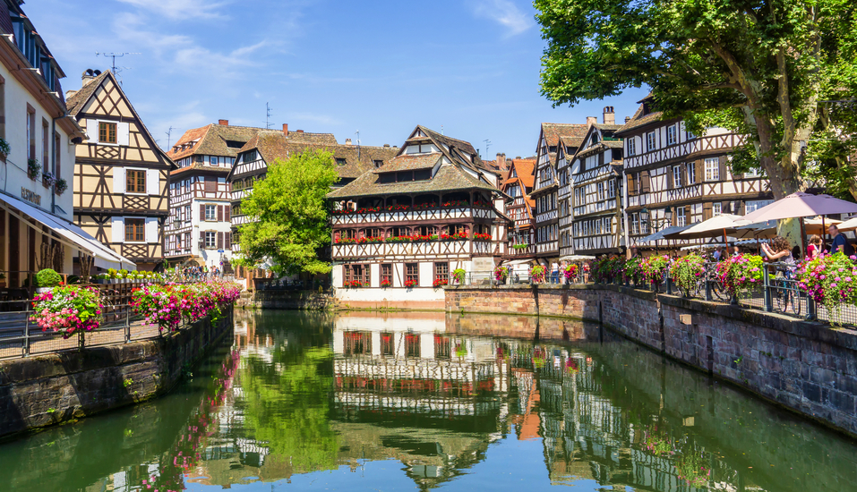 Erleben Sie die schönsten Städte des Rheins, wie beispielsweise Straßburg, bequem zu Schiff!