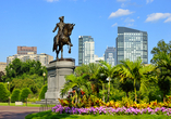 Bestaunen Sie während Ihrer freien Zeit in Boston beispielsweise die George Washington Statue.