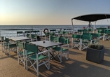 Genießen Sie Ihre Fahrt über das IJsselmeer vom Sonnendeck aus.