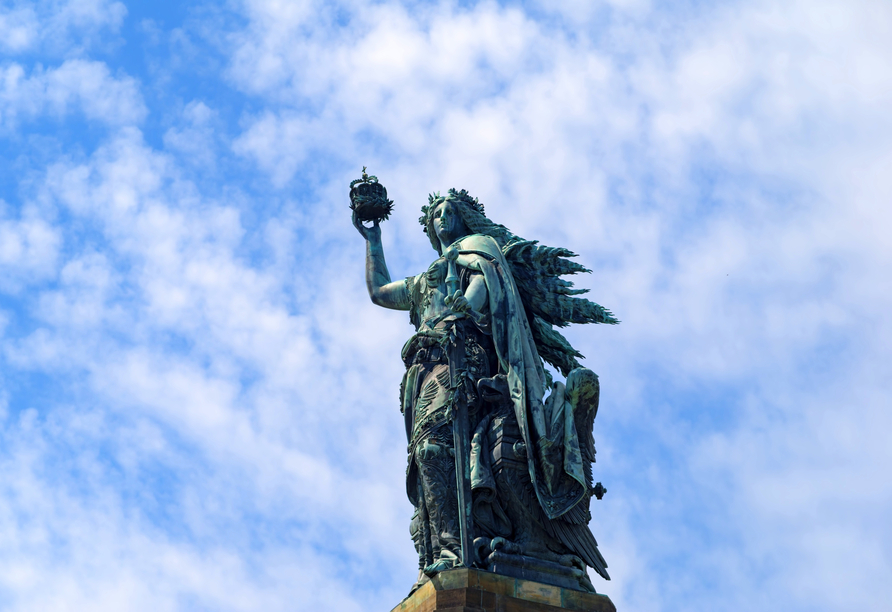 Monumentales Niederwalddenkmal in Rüdesheim mit der historischen Germania
